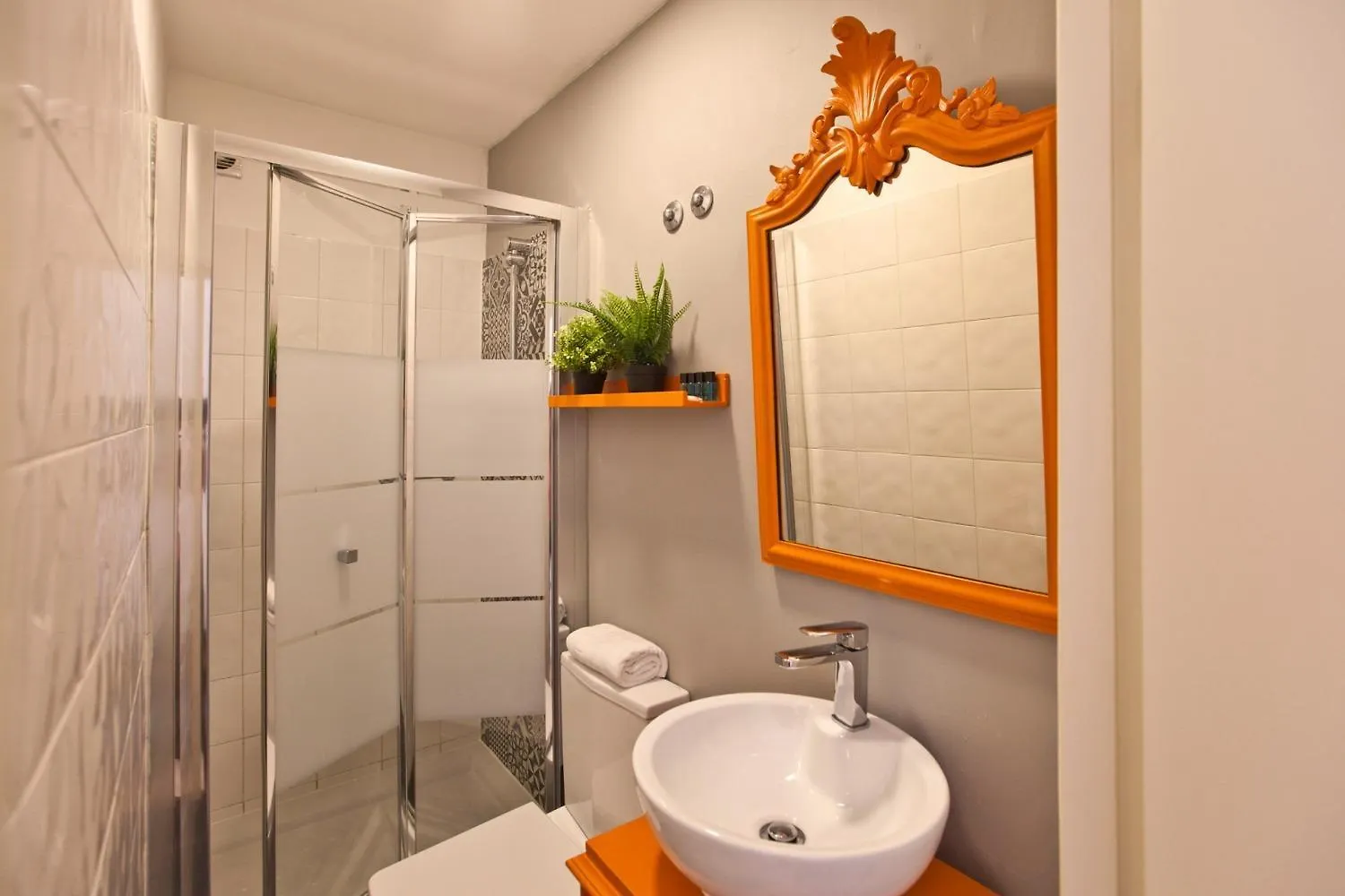 Palma 1 Bed Room Apartment Located Central Lisbon